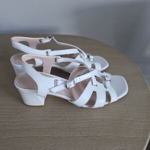 Kate Spade White Strappy Sandals Size 7.5